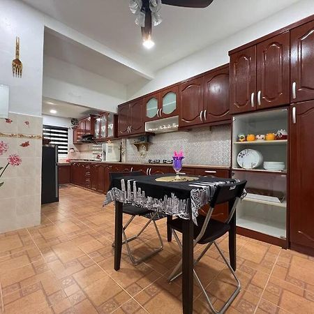 One'S Homestay Seri Manjung Luaran gambar