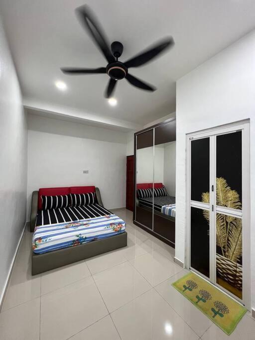 One'S Homestay Seri Manjung Luaran gambar