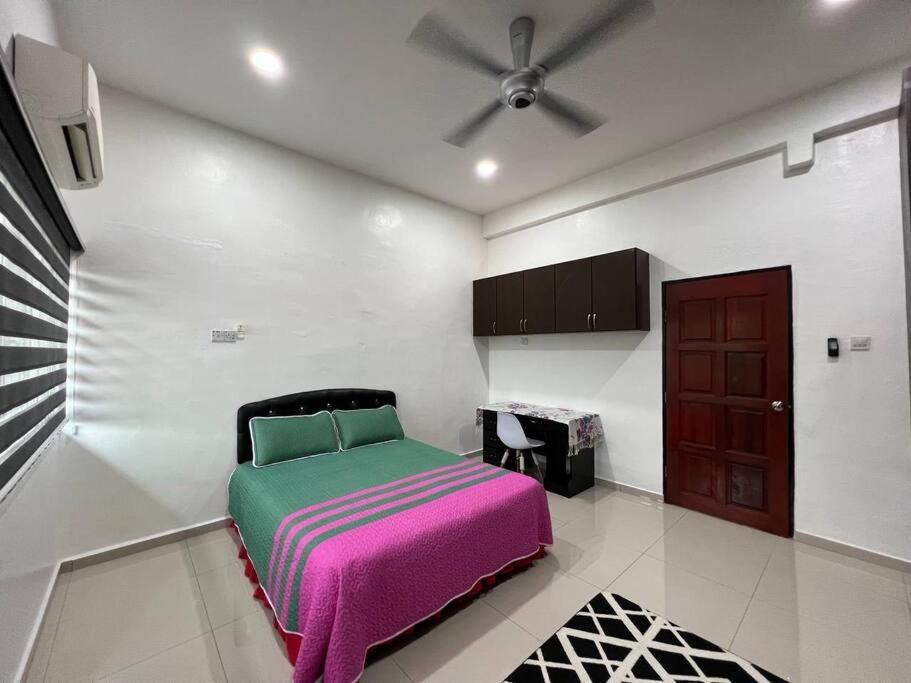 One'S Homestay Seri Manjung Luaran gambar