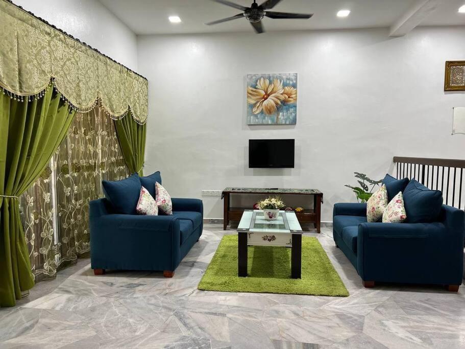 One'S Homestay Seri Manjung Luaran gambar