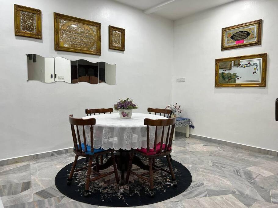 One'S Homestay Seri Manjung Luaran gambar