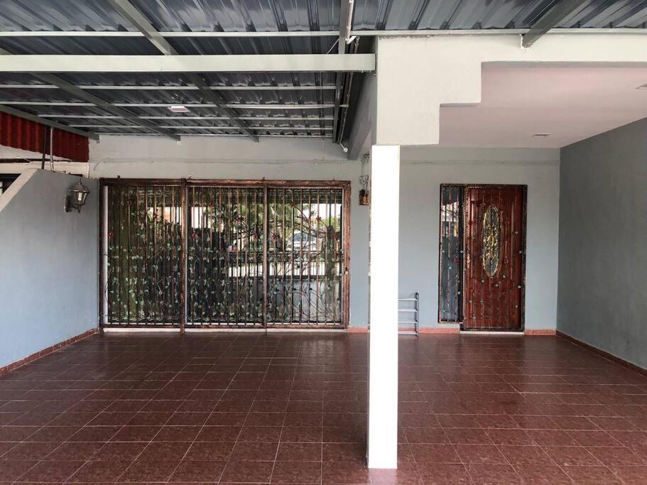 One'S Homestay Seri Manjung Luaran gambar